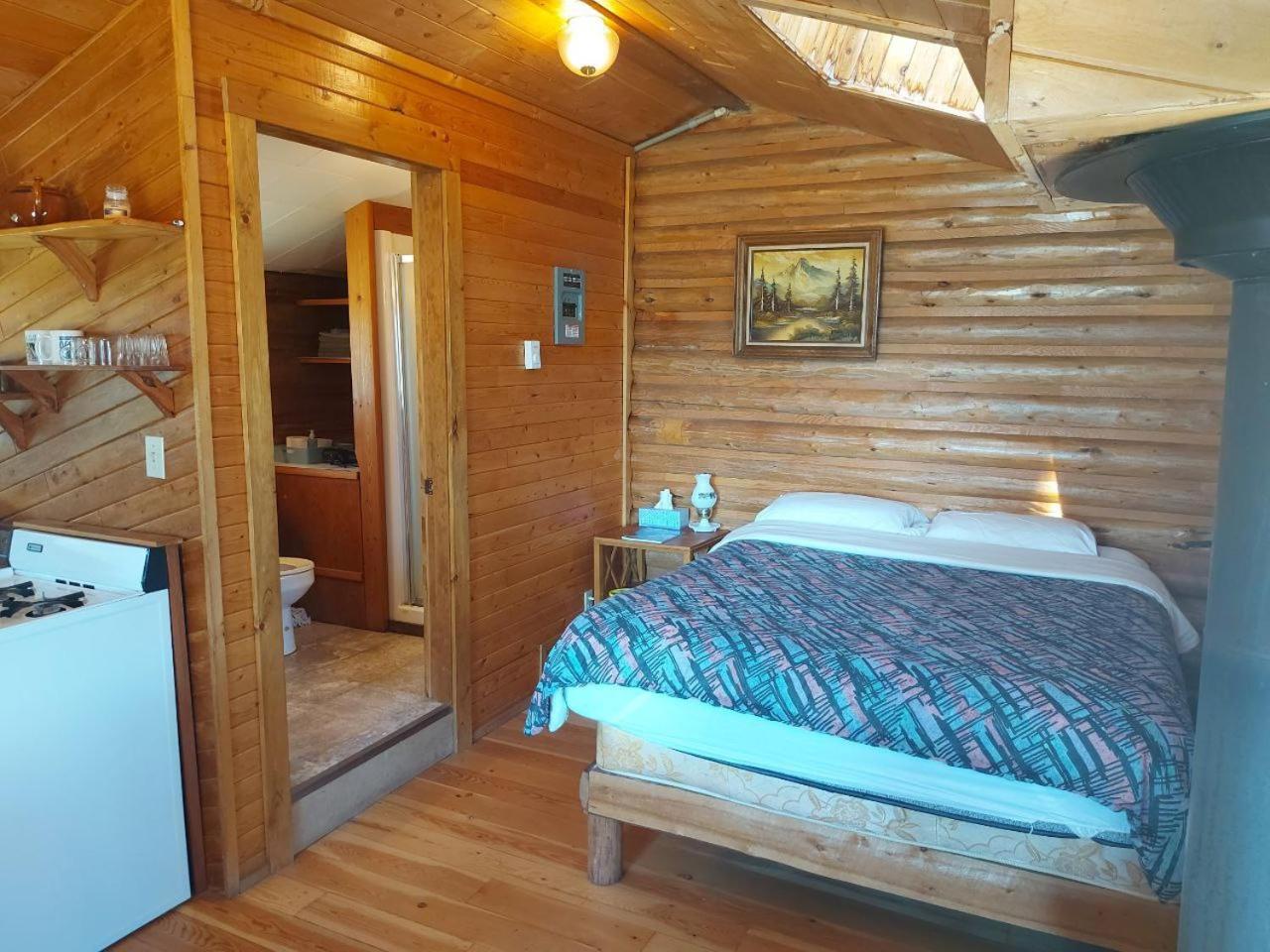 Escott Bay Resort Anahim Lake Exterior foto
